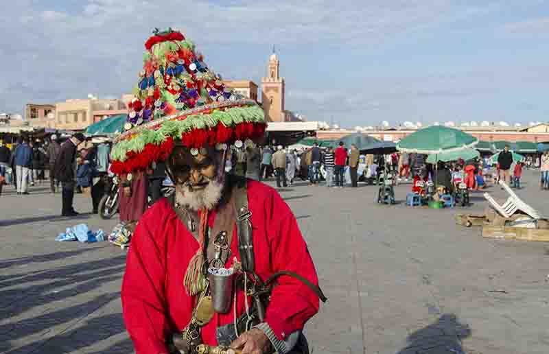15 - Marruecos - Marrakech - plaza Jamaa el Fna - aguador